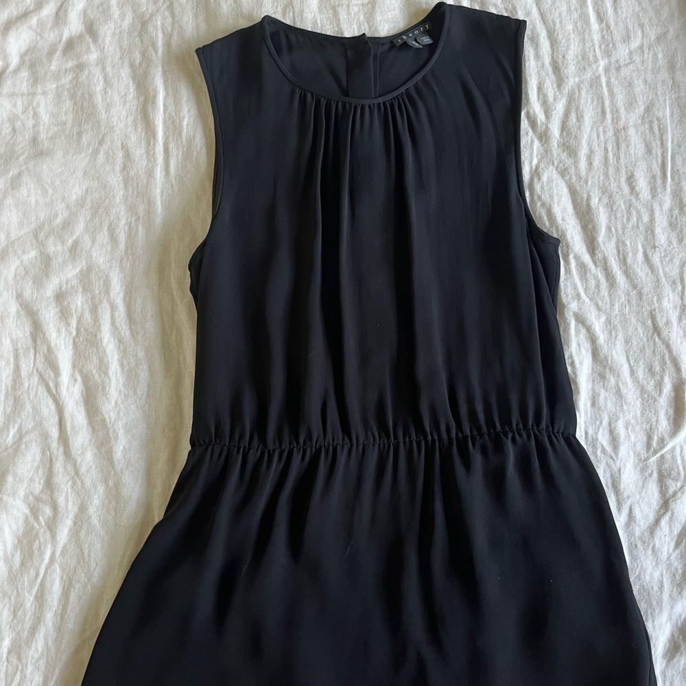 Theory rayon tunic with button back.